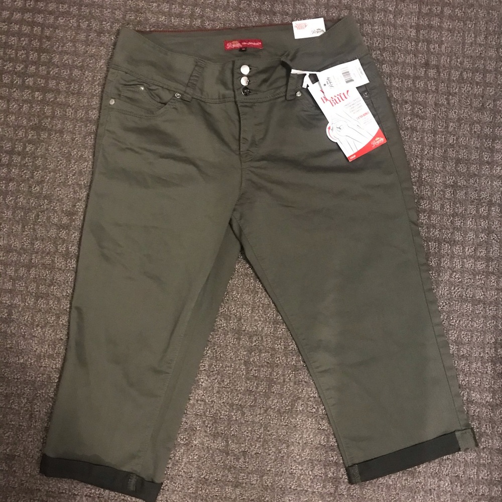 Royalty for Me Capris